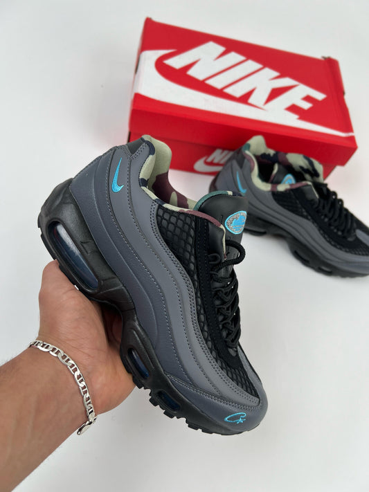 Air max 95 x Corteiz gris logo azul