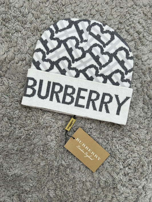 Gorro Burberry blanco logo gris