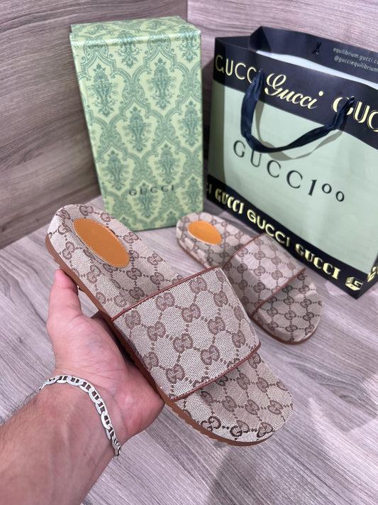 Chancla Gucci marron logo marron detalles marrones