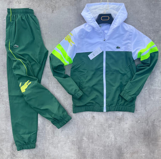 Chandal lacoste verde y blanco logo verde detalles fluor