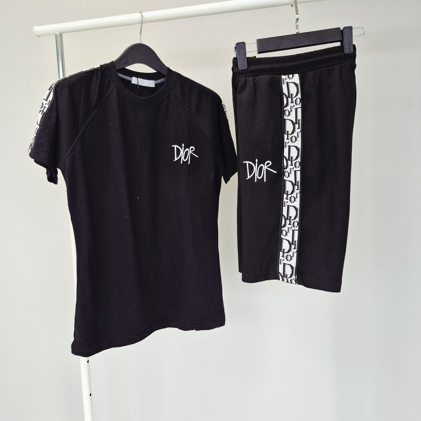 Conjunto dior negro logo blanco