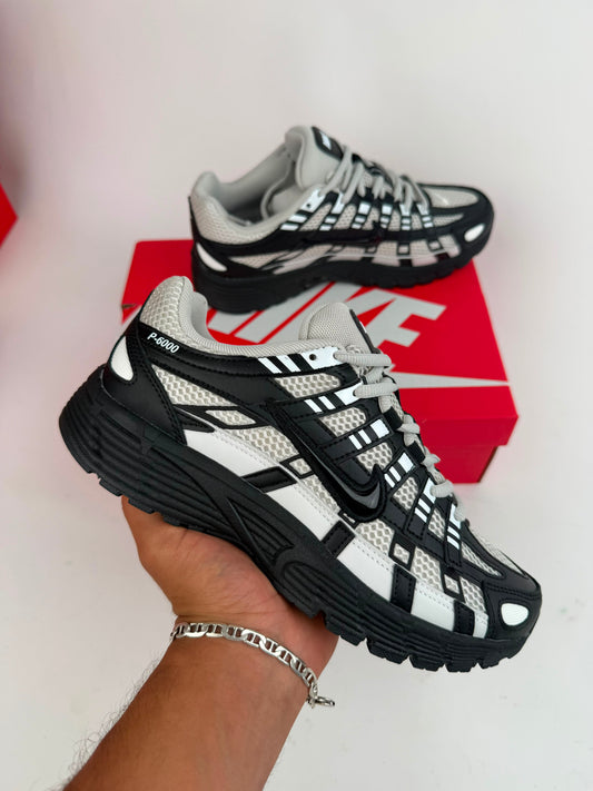 Nike P-6000 negras y grises logo negro
