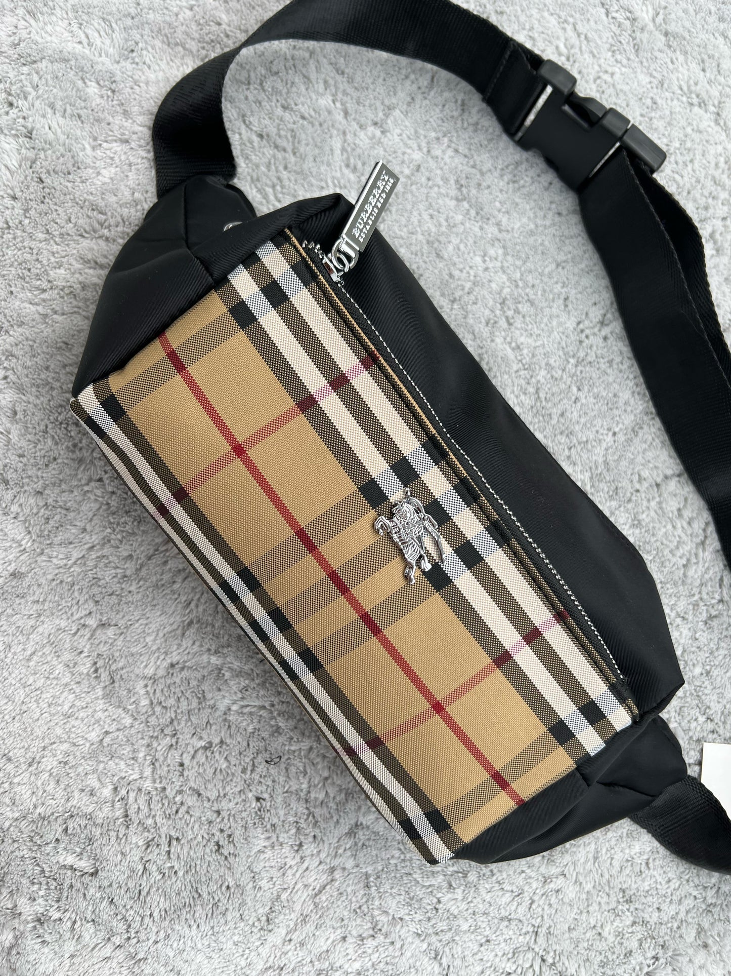 BANDOLERA burberry marron y negra