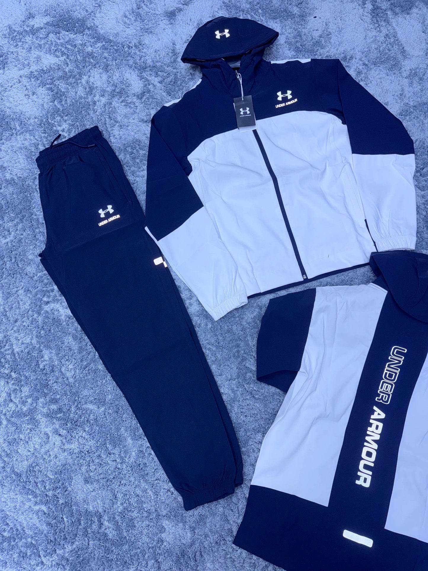 Chandal under armour azul marino y gris logo blanco