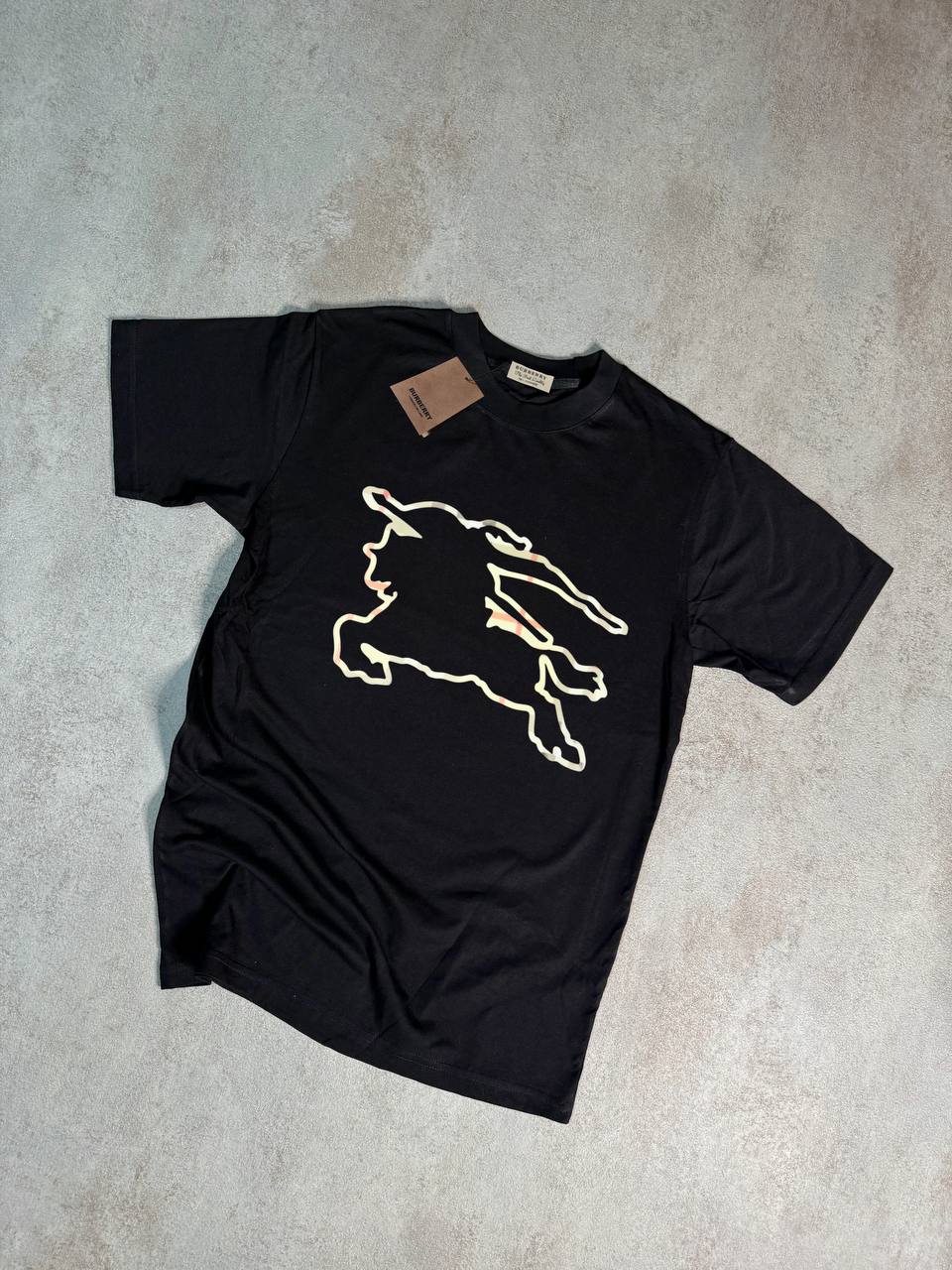 Camiseta Burberry negro logo caballo contorno colores