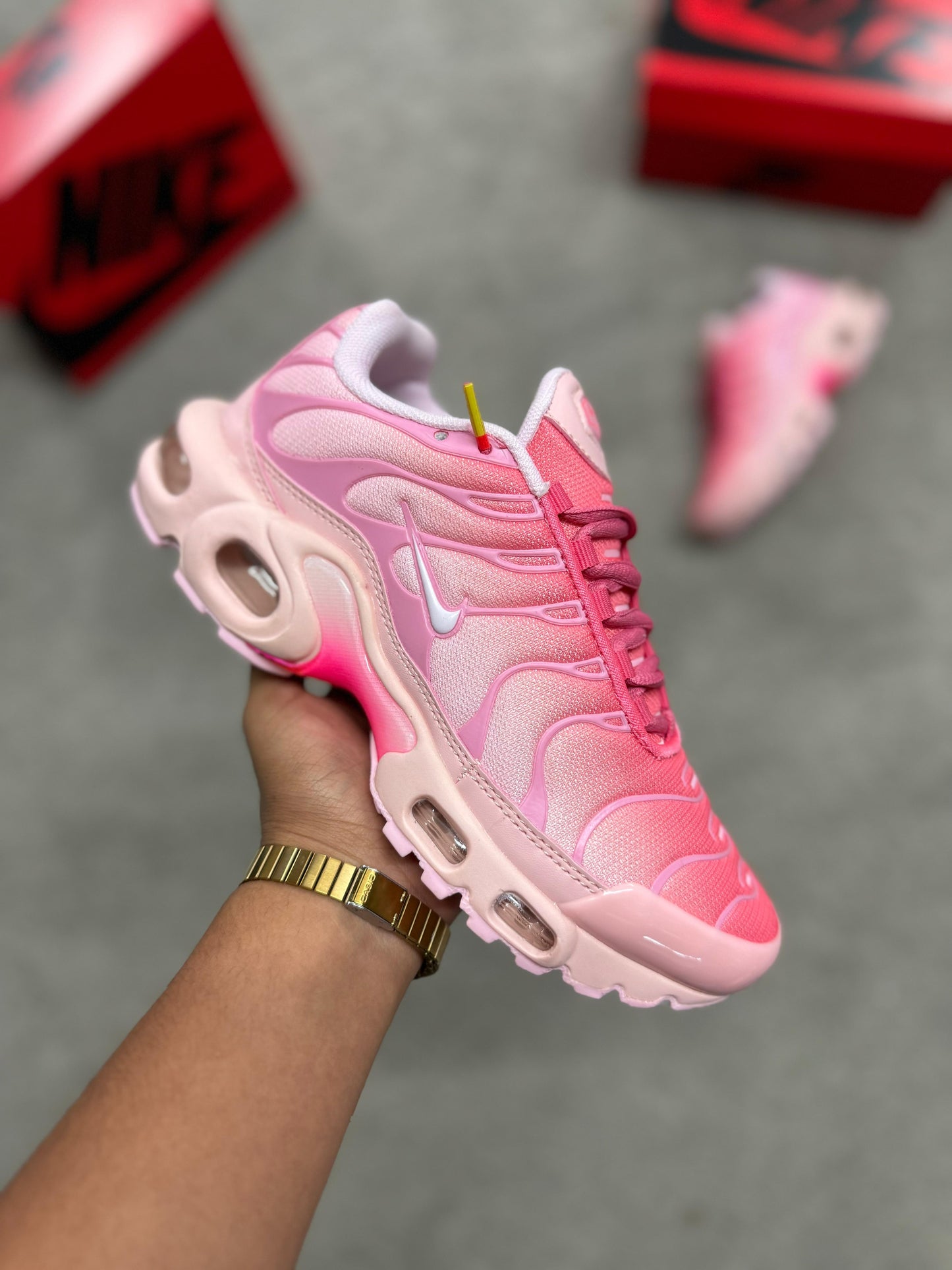 Nike TN rosas logo blanco