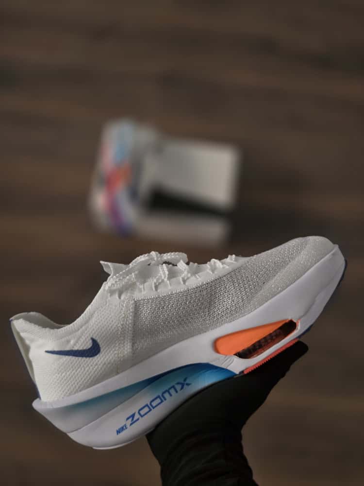 Air zoom blanca logo azul
