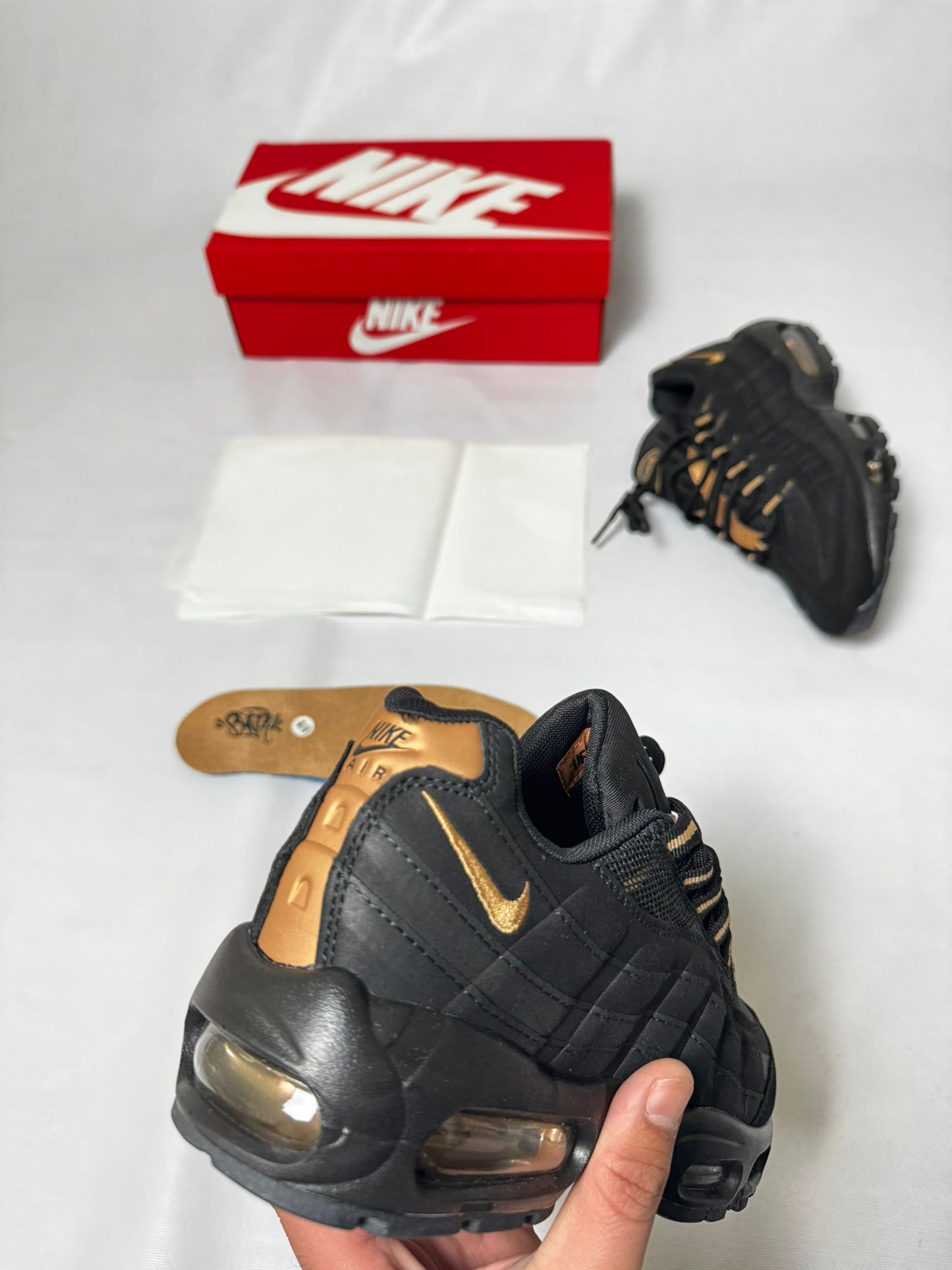 Air max 95 negras x Central Cee x Syna