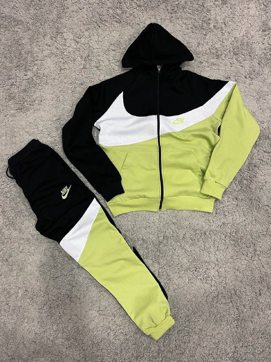 CHANDAL NIKE VERDE LIMA Y NEGRO LOGO BLANCO EN GRANDE