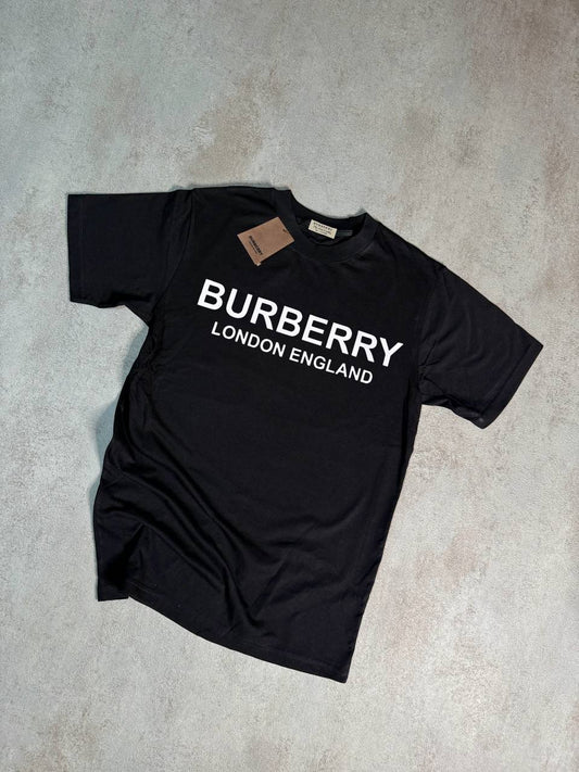 Camiseta Burberry negro logo en medio blanco