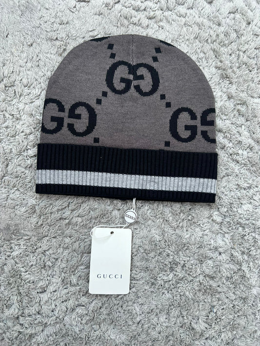 Gorro GUCCI gris logo negro