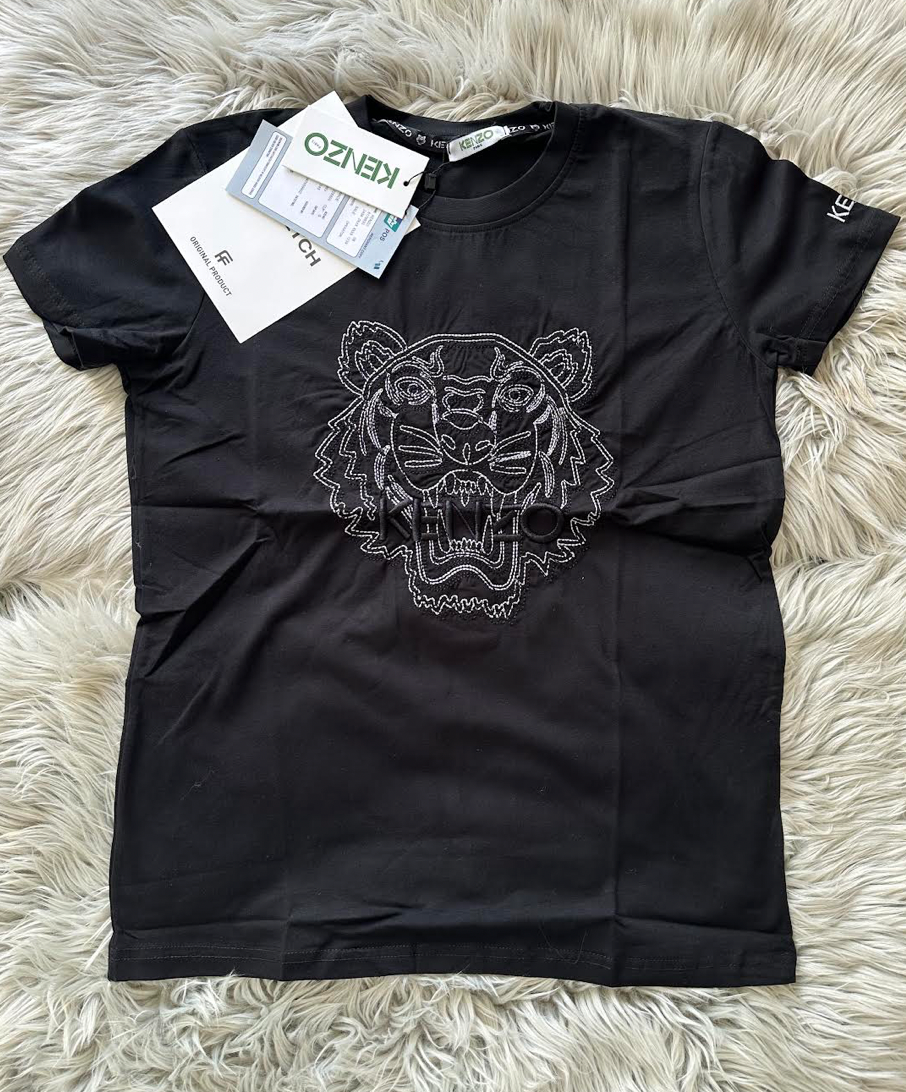 Camiseta negra kenzo logo blanco