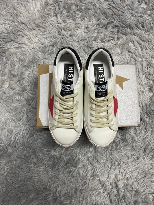 Golden Goose blancas logo rojo detalles negros