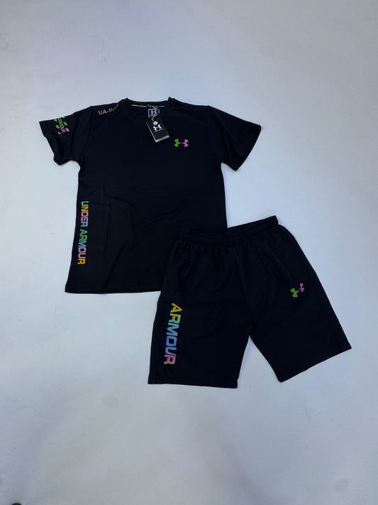 Conjunto corto Under Armour negro logo multicolor