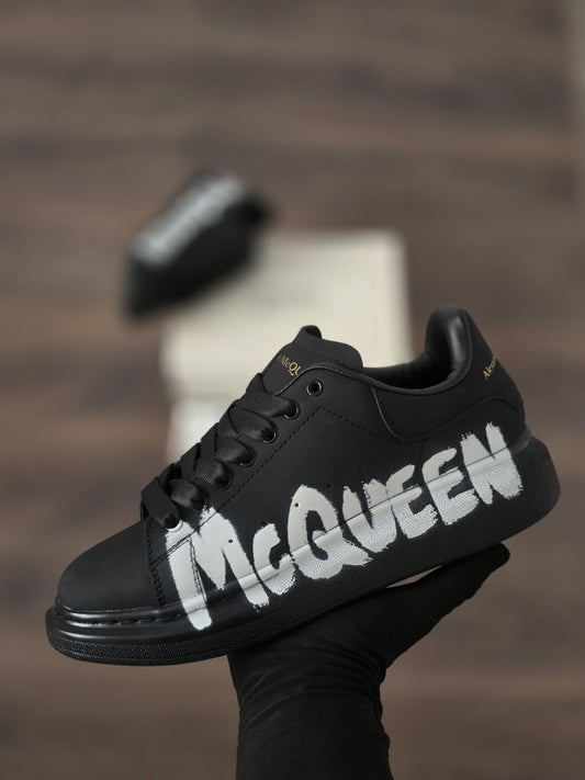 Alexander mcqueen negra letras laterales