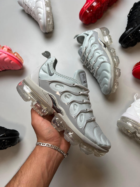 Vapormax grises plateado