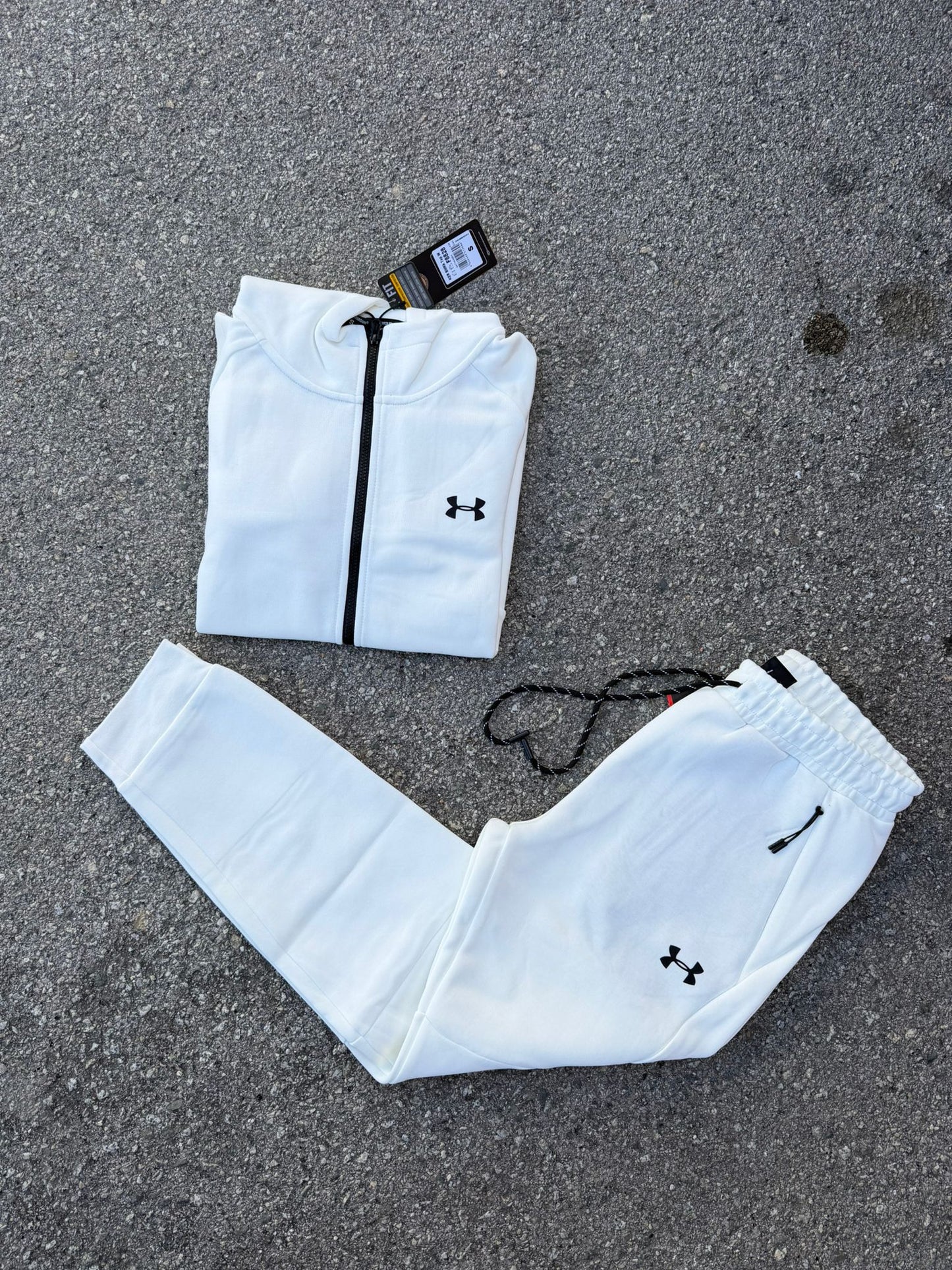 Chandal Under Armour blanco logo negro