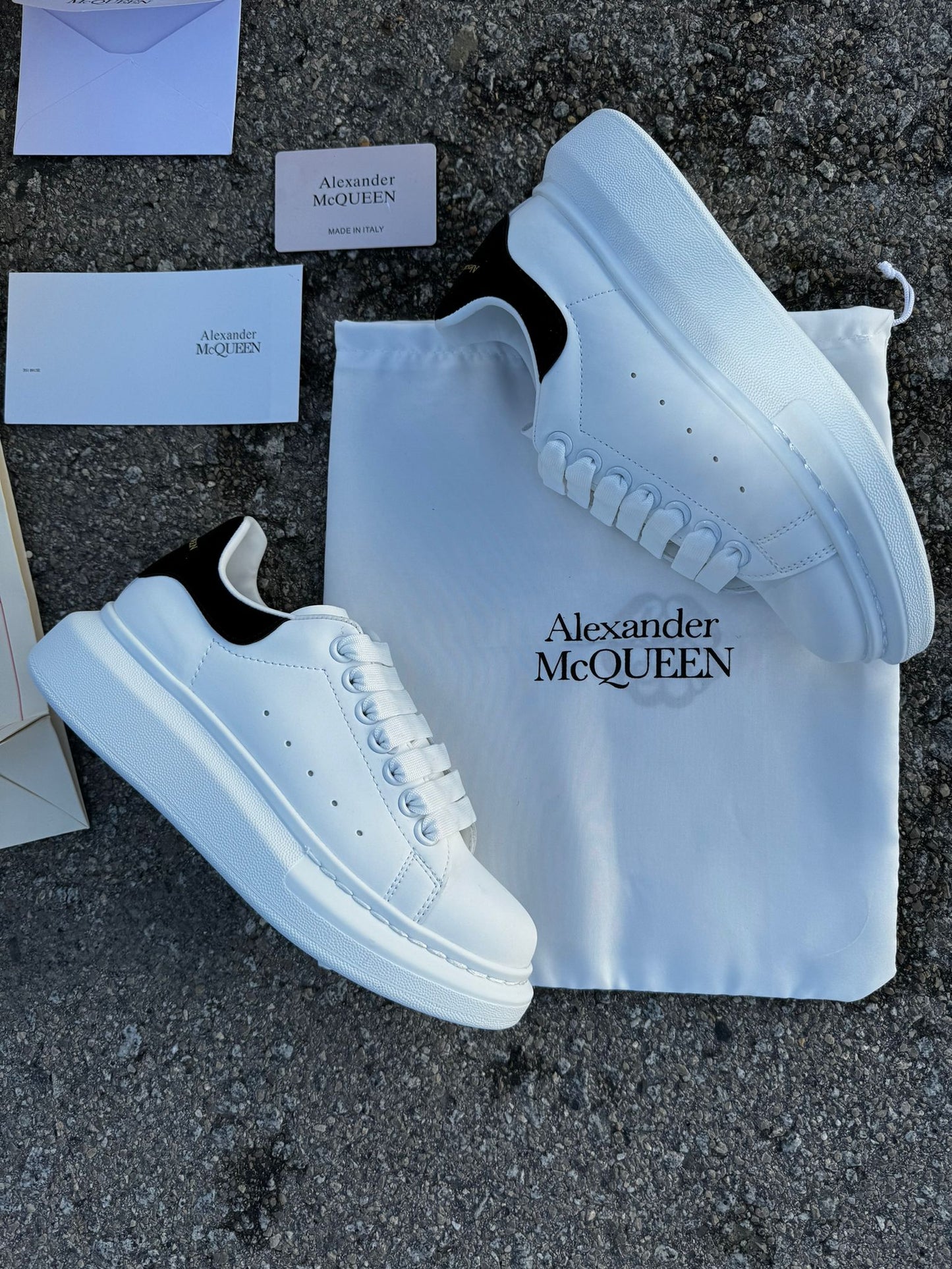 Alexander MCQueen Blancas y negras