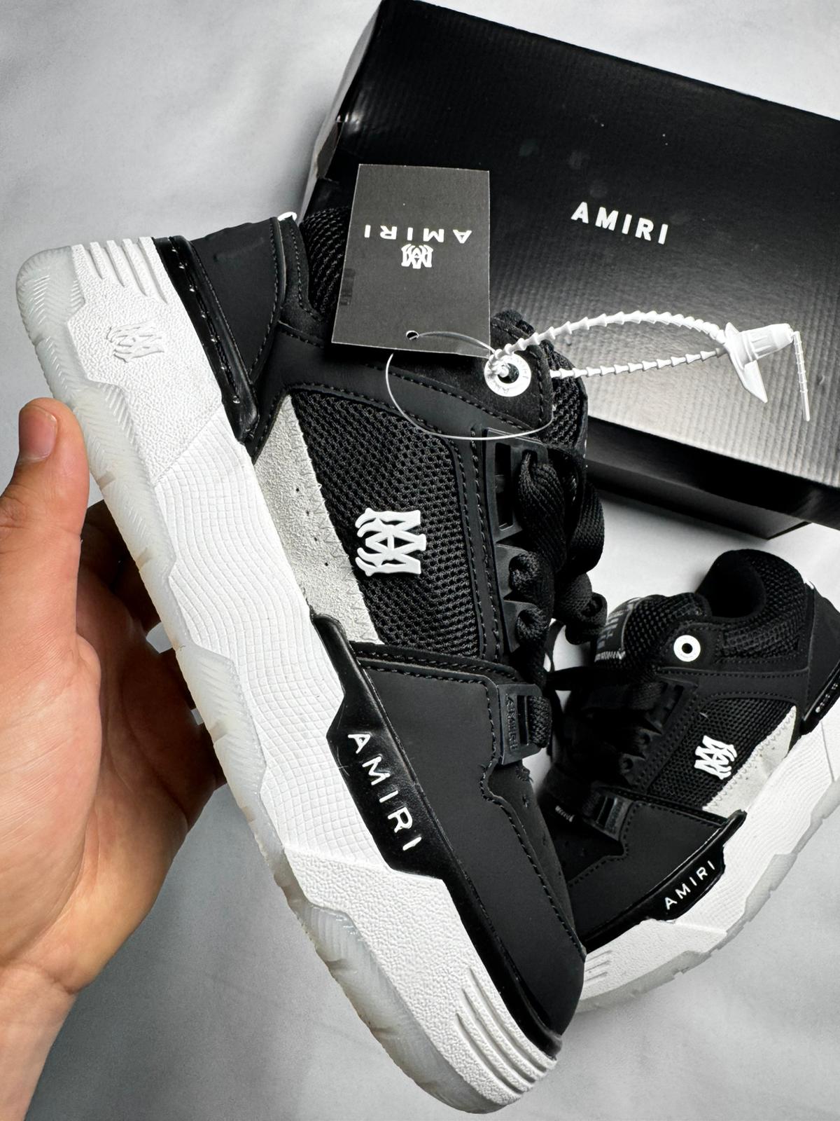 Amiri negras logo blanco