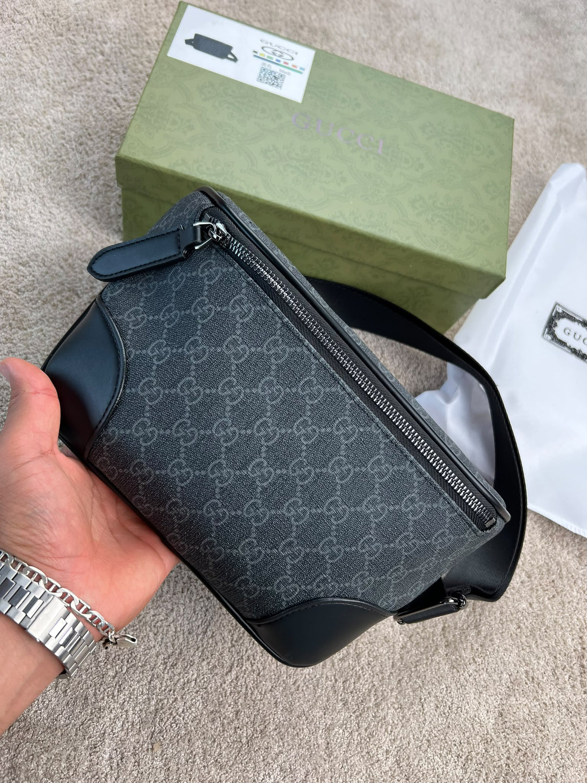 Bandolera Gucci negra logos