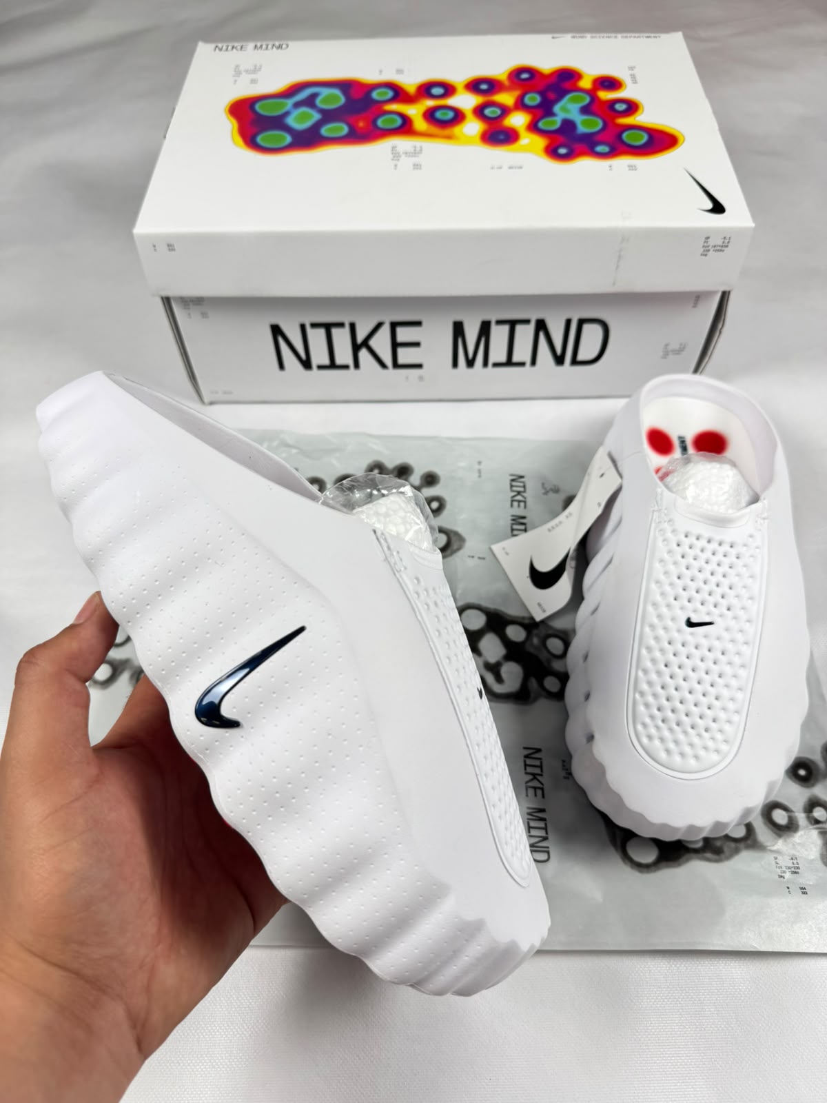Nike Mind 001 blanco logo negro