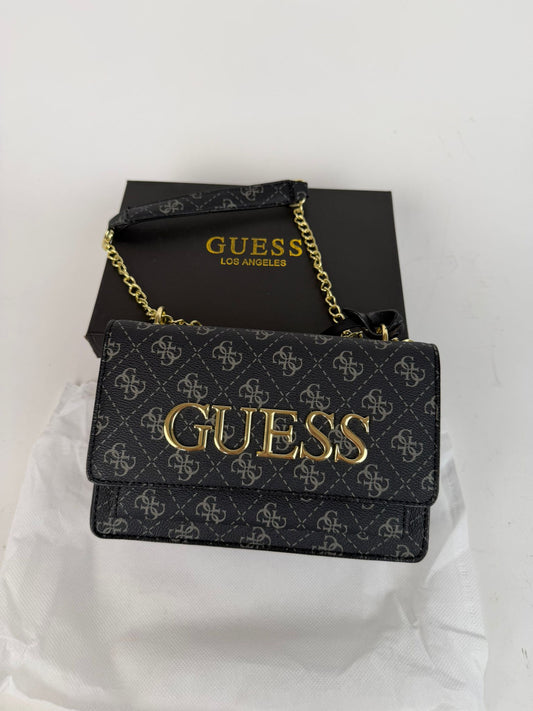 Bolso Guess negro y gris logo dorado