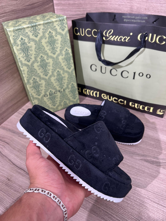 Chancla Gucci mujer terciopelo negras detalles blancos