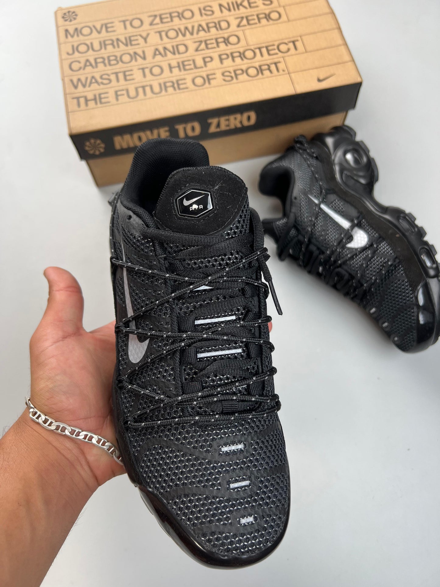 Tn utility negras logo blanco