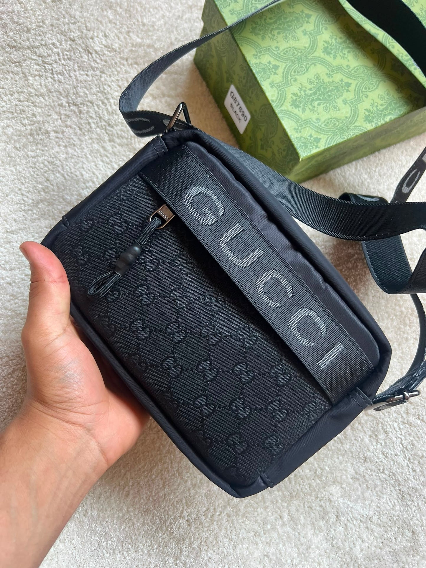 Bandolera Hombre Gucci negro detalles negros