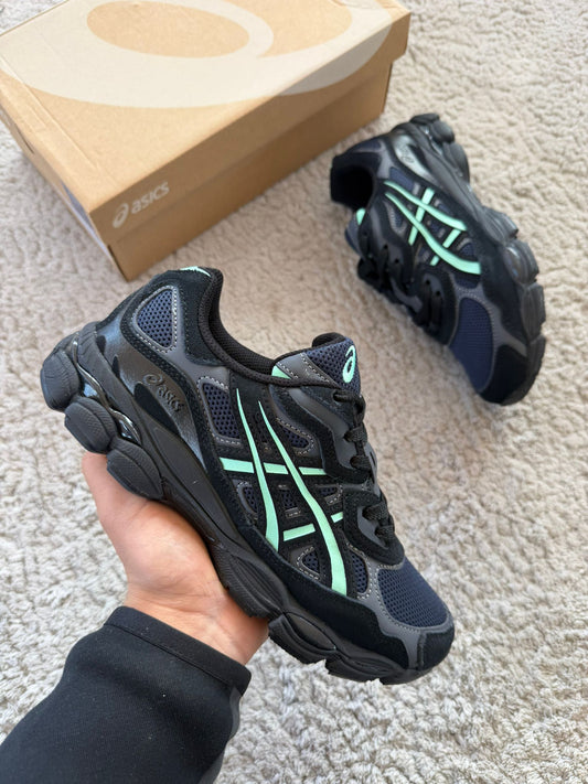 ASICS GEL-NYC negras azul marino logo azul claro