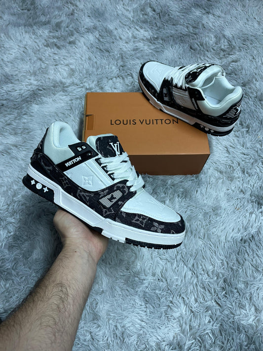 LV Trainer blancas y negras