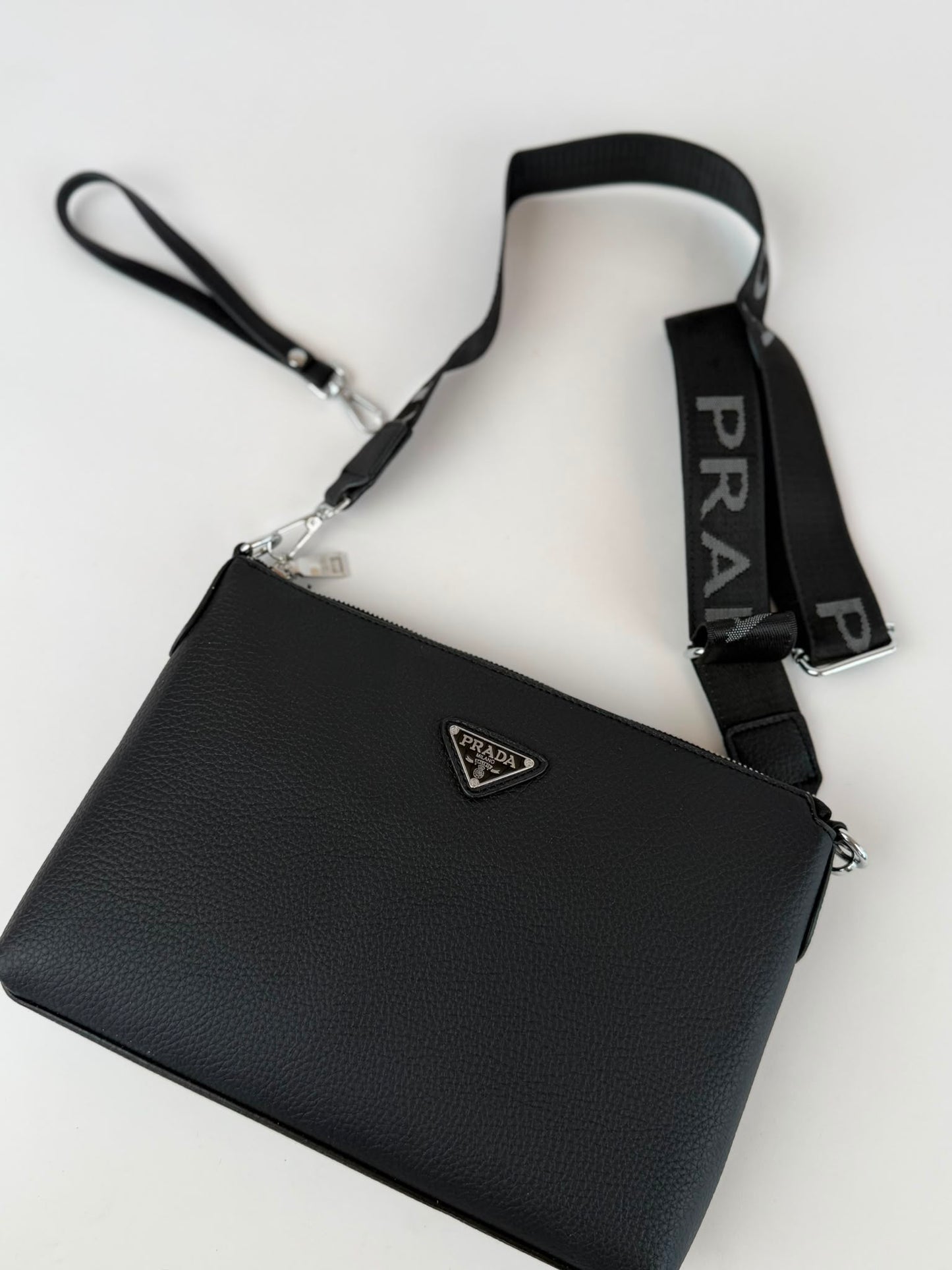 Bandolera Hombre Prada negro y gris