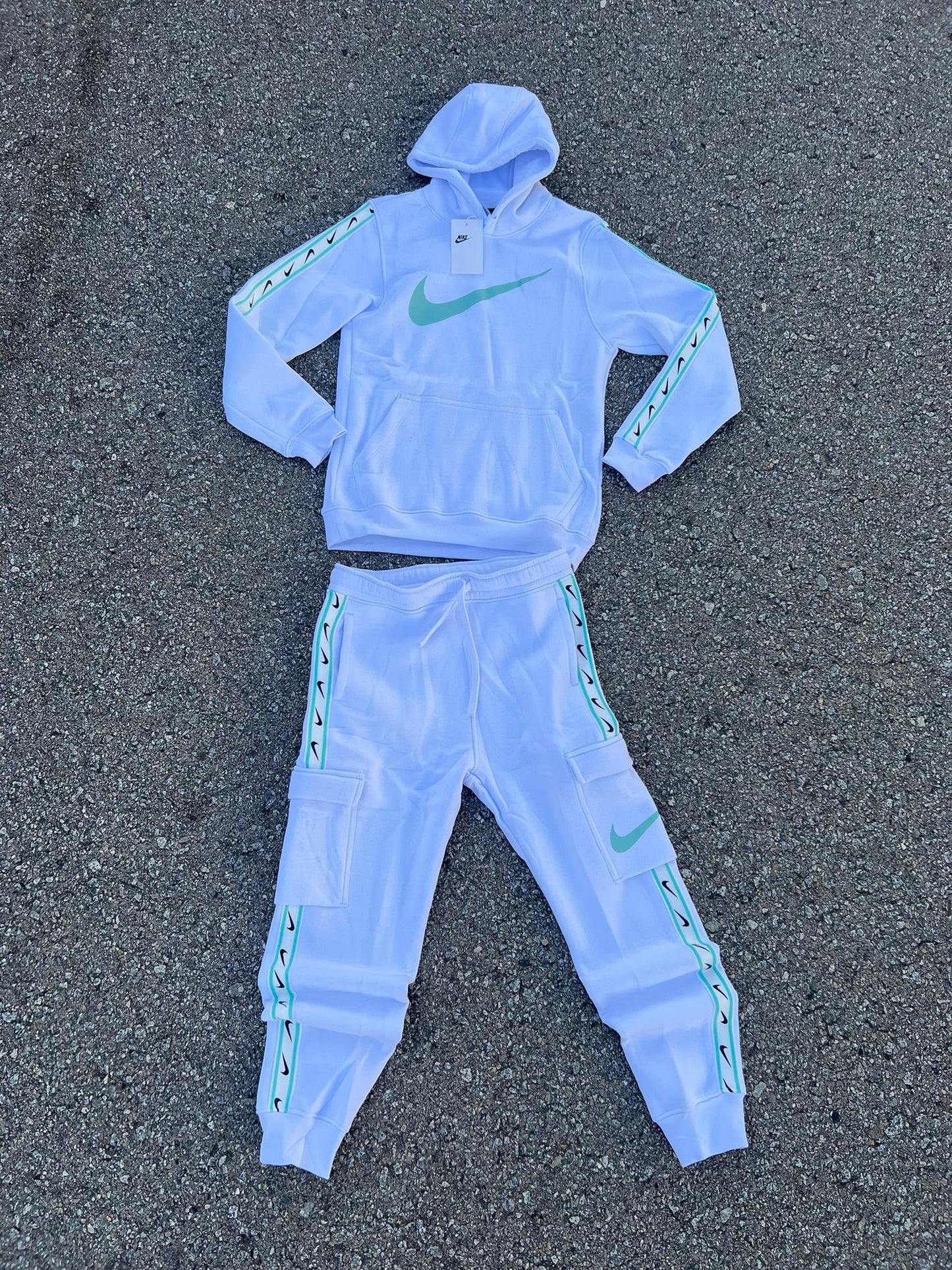 Chandal nike blanco logo azul claro linea celeste