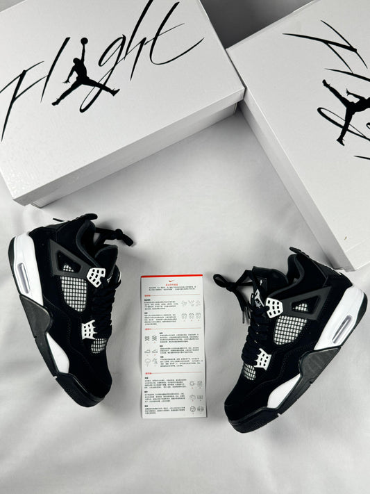 Jordan 4 negras y blancas