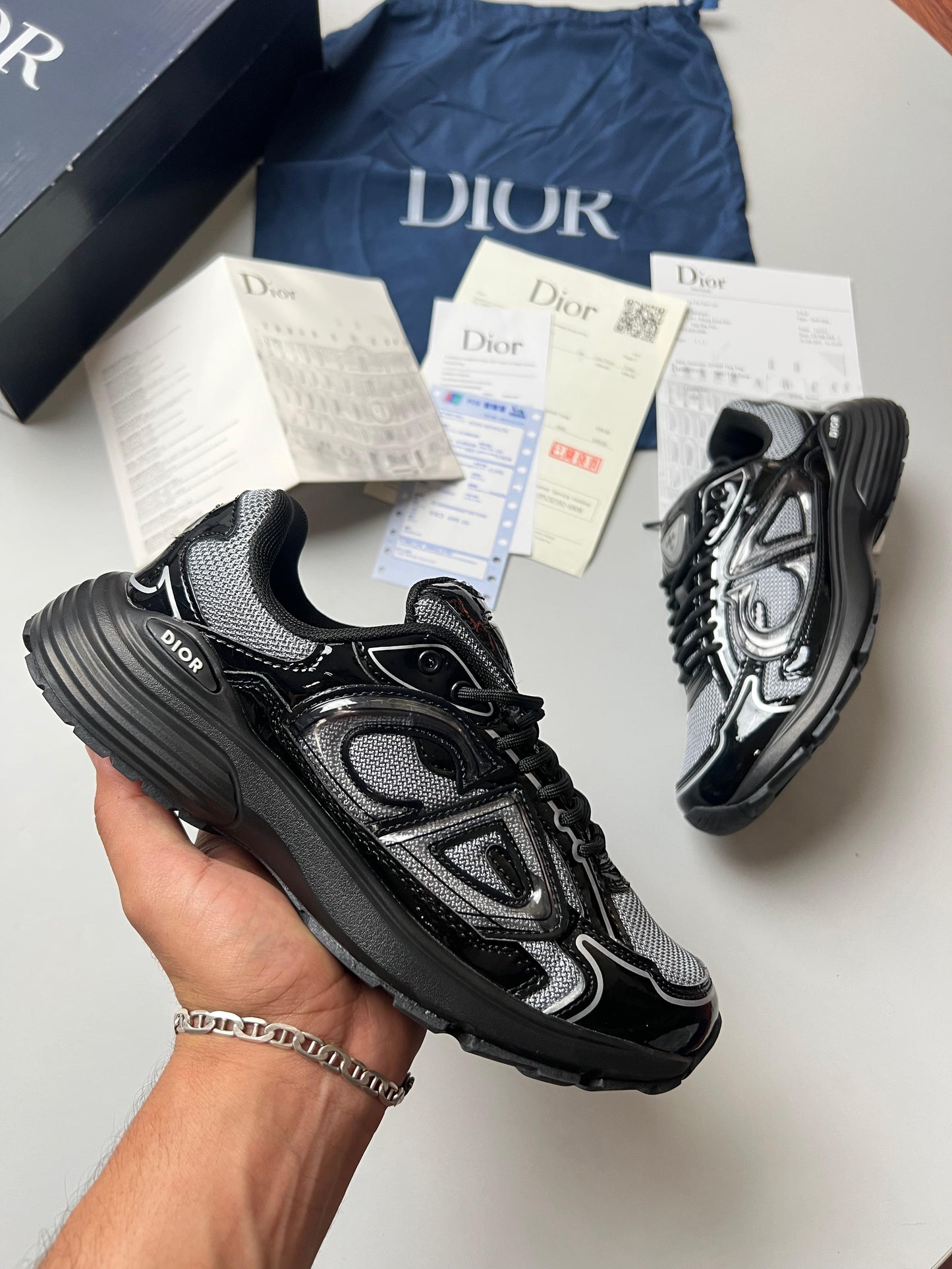 Dior B30 negras y grises logo gris detalles negros
