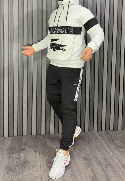 Chandal lacoste blanco y negro logo verde detalles laterales