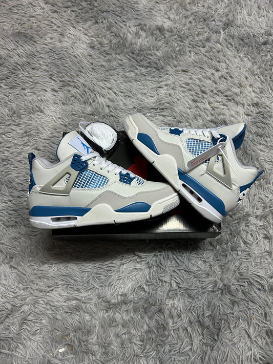 JORDAN 4 blancas detalles azules y grises