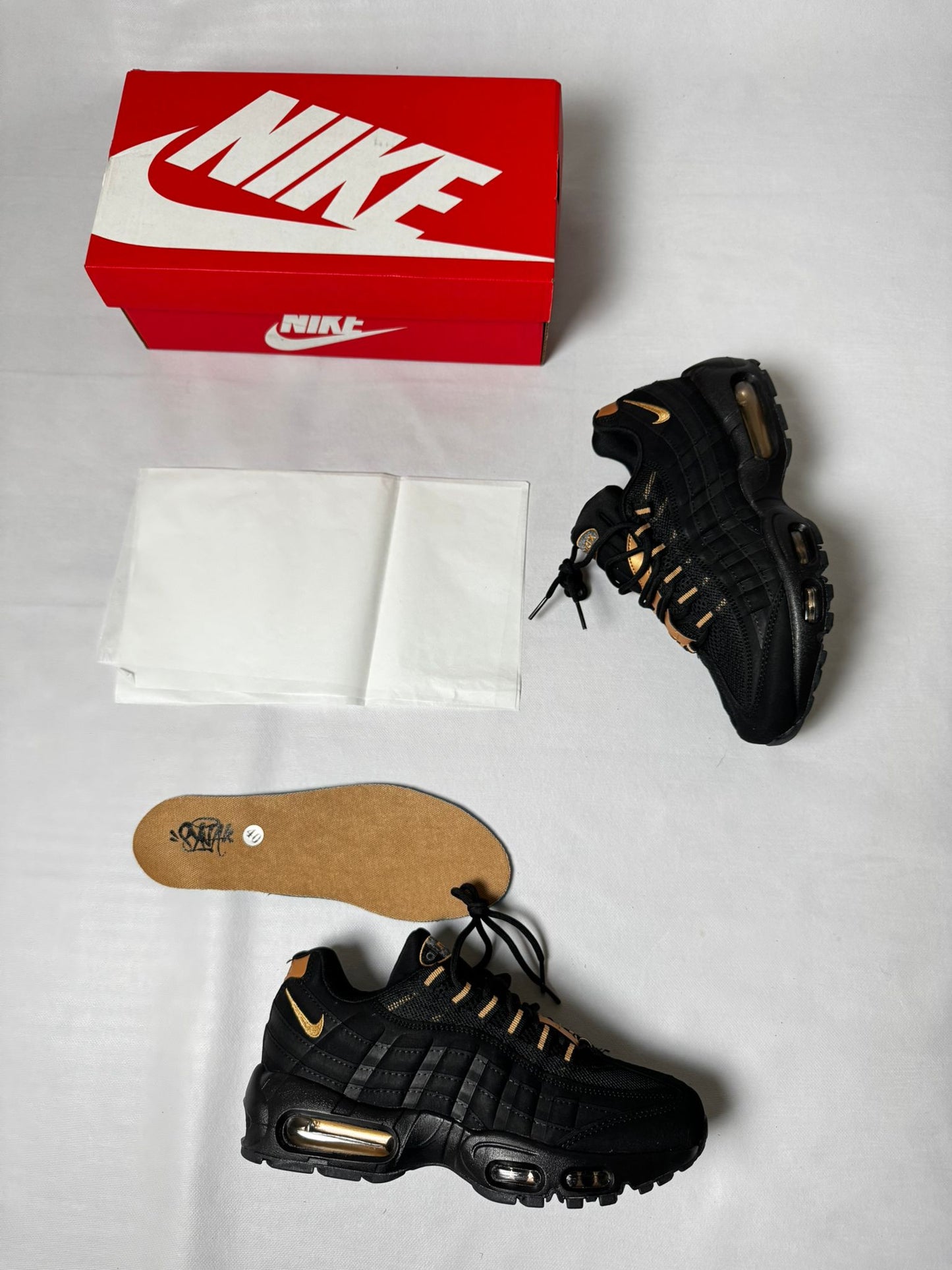 Air max 95 negras x Central Cee x Syna