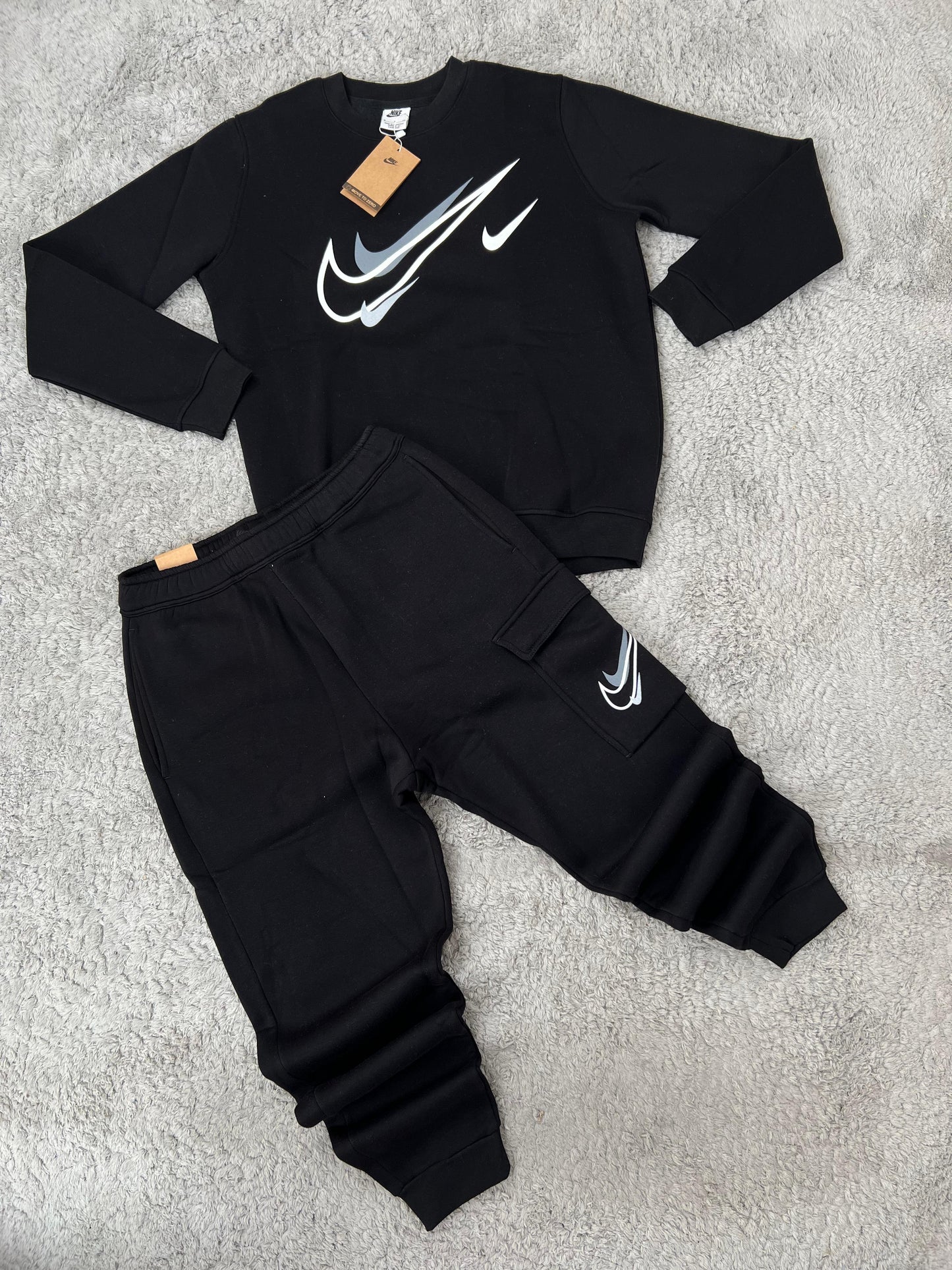 Chandal nike negro logos en medio