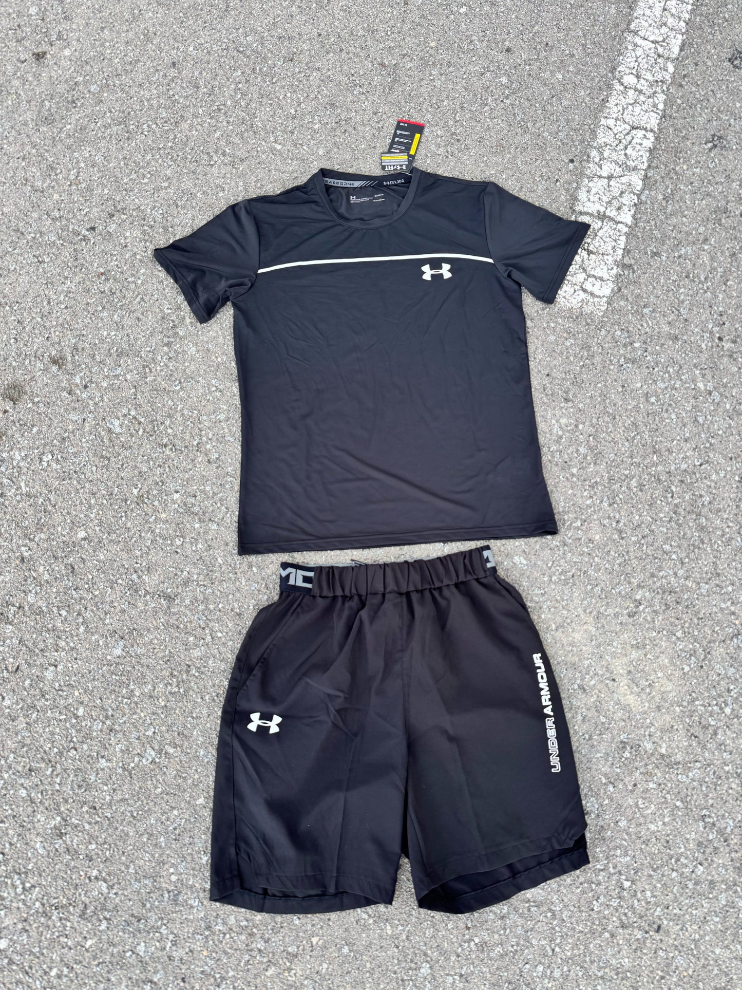 Conjunto corto under armour negro logo blanco