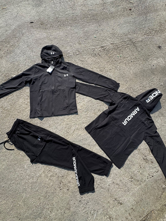 Chandal under armour negro logo blanco