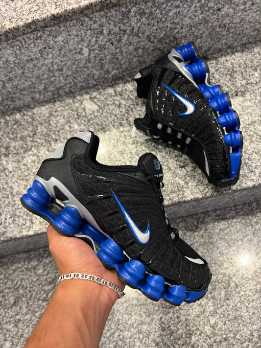 Shox negras y azules logo blanco contorno azul