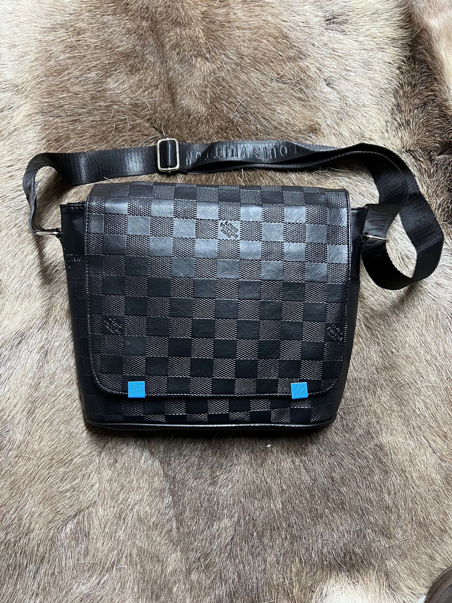 BANDOLERA LOUIS VUITTON negra