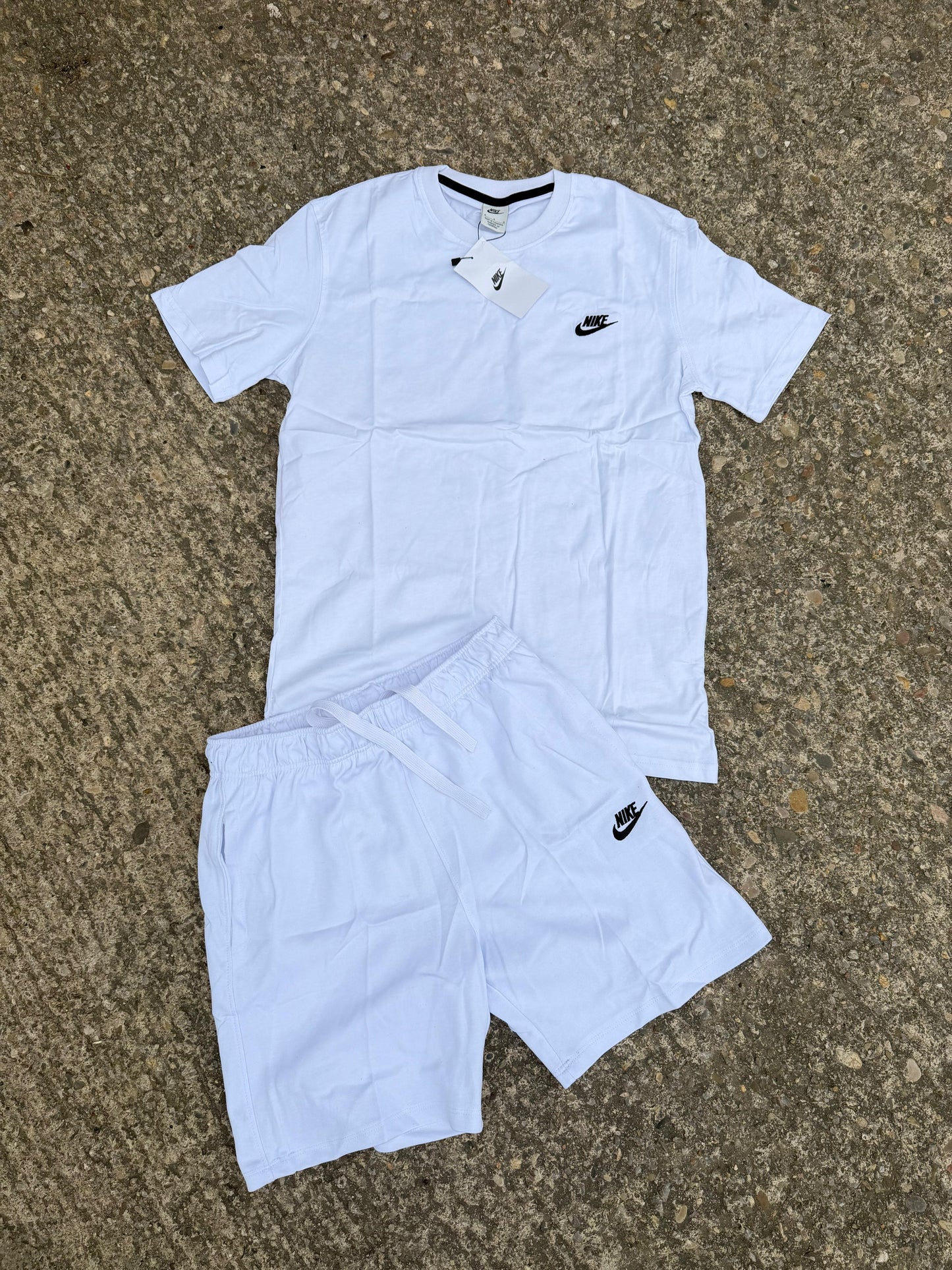 Conjunto corto nike blanco logo negro