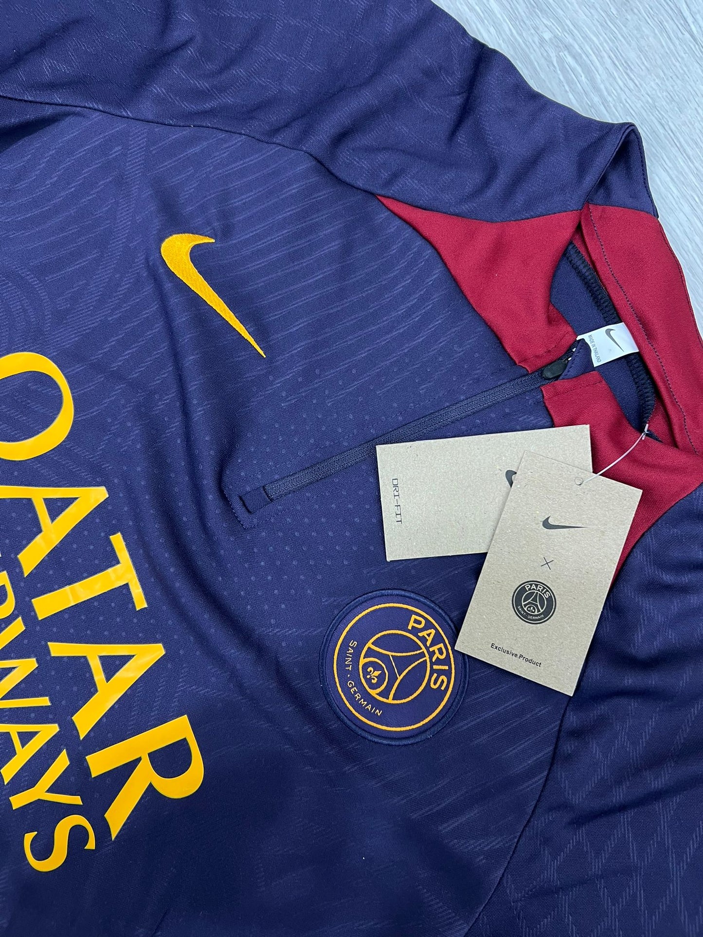 Chandal PSG azul marino y amarillo