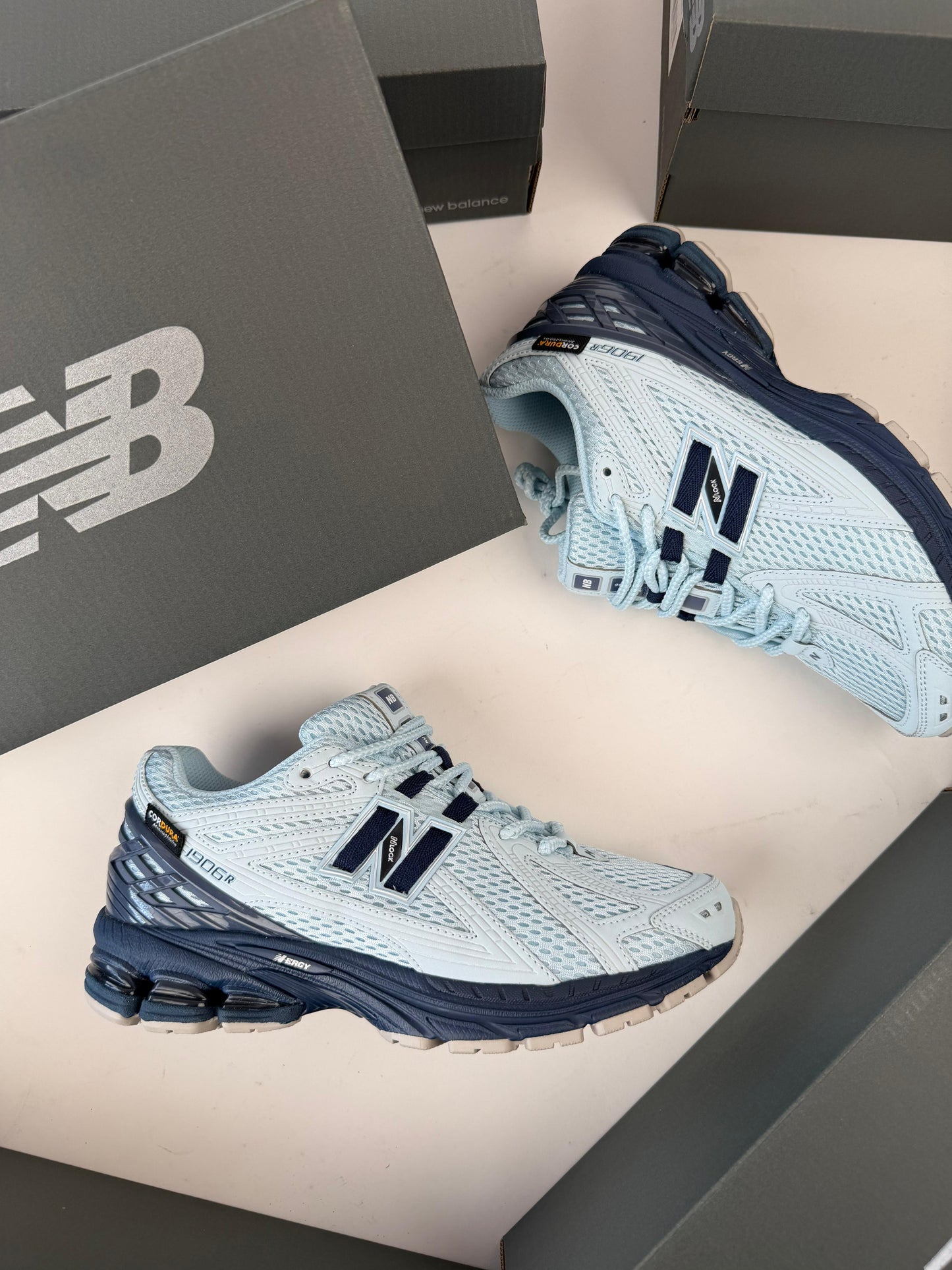 New Balance 1906R azules y grises