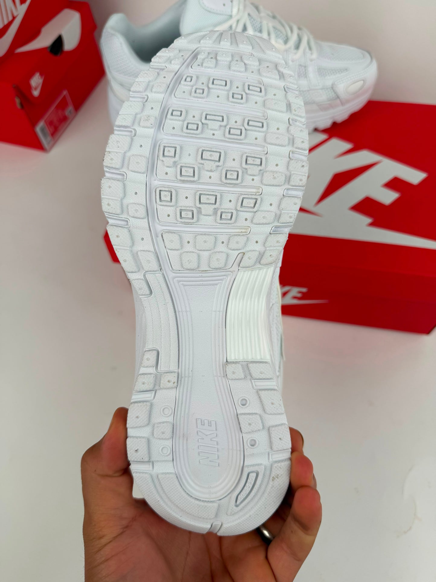Nike P-6000 blancas