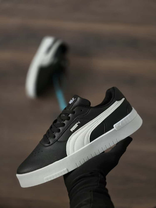 Zapatillas puma negra suela blanca