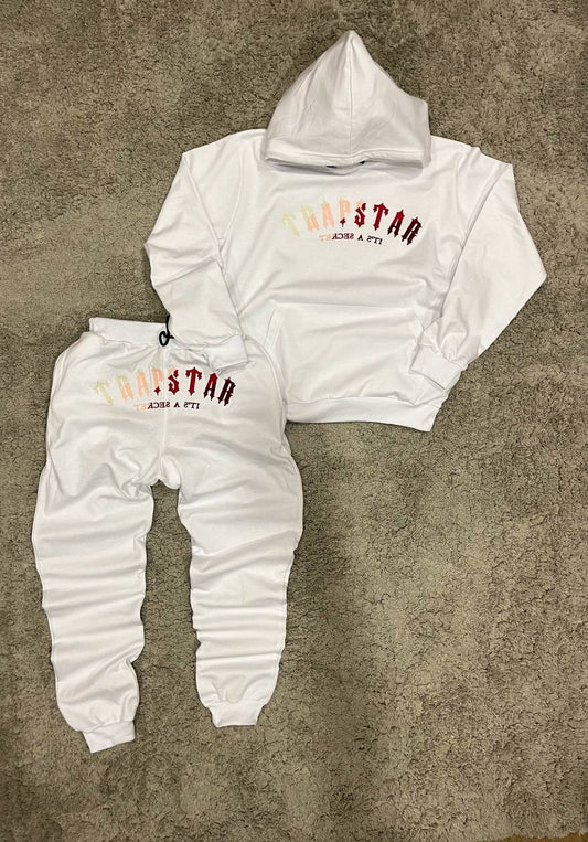 CHANDAL TRAPSTAR BLANCO LOGO TRICOLOR
