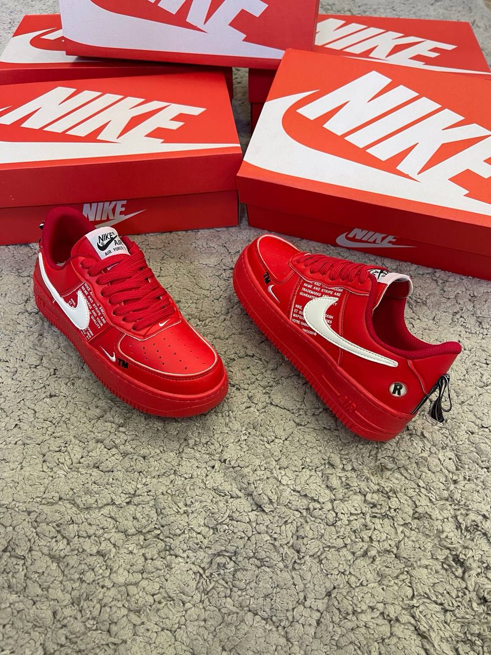 AIR FORCE 1 TM ROJA LOGO BLANCO